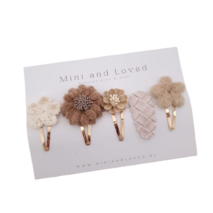 Cadeauset Juul lichtbruin beige zand ecru goud bloem meisje